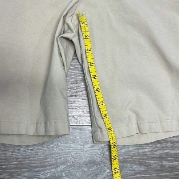 Izod Golf Stretch Shorts Bundle of Two Pairs Navy and Tan Size 10 - Picture 13 of 16